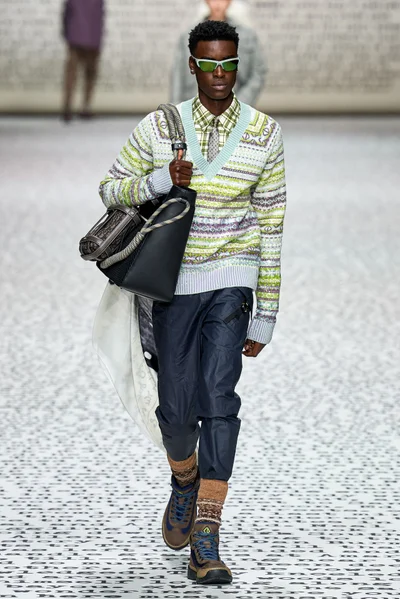 Look 13